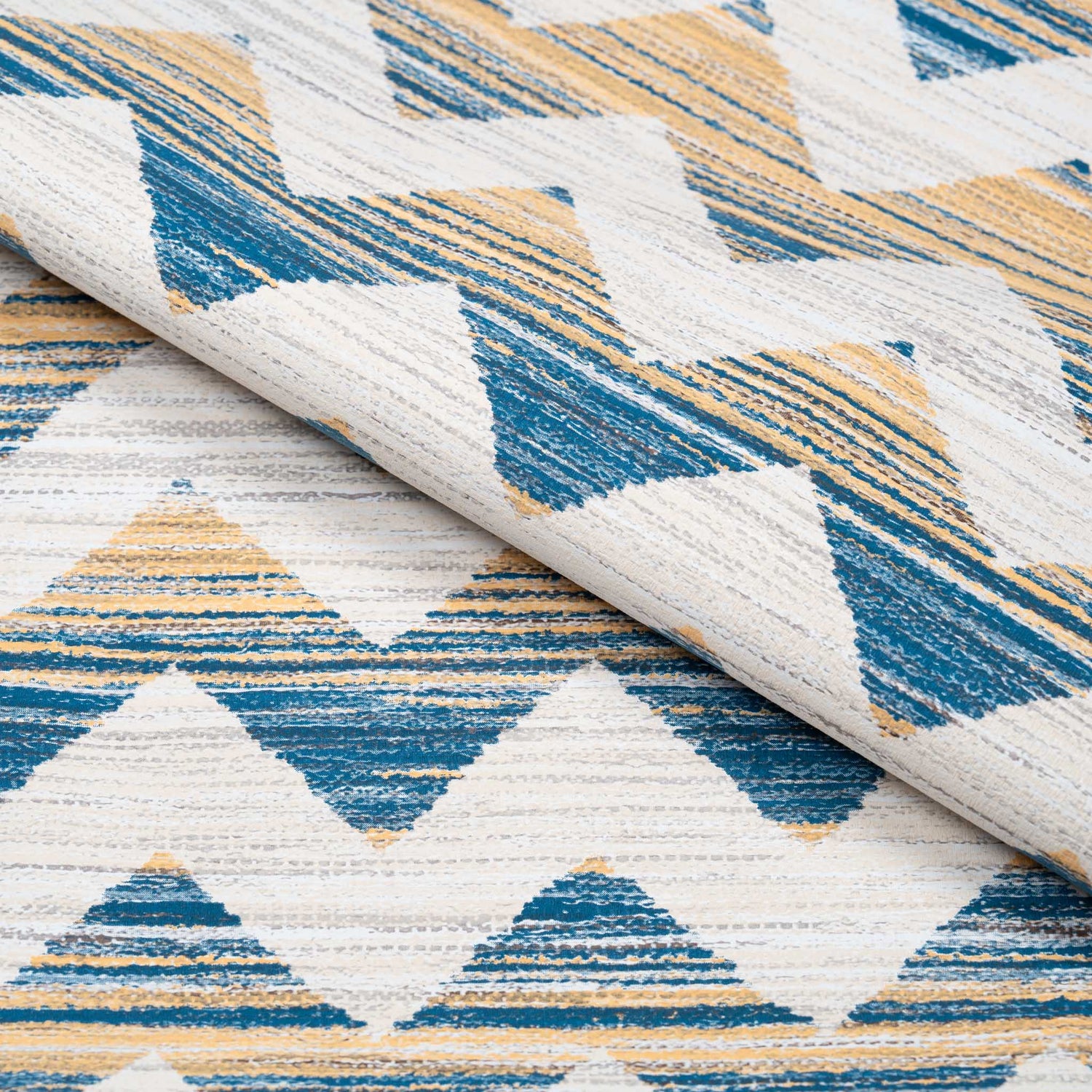 青・黄・白で山なりの柄ノースショア