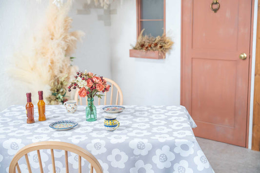 テーブルクロス 北欧テイスト フラワーパターン グレー (幅 約120cm×長さ10cm単位カット商品)