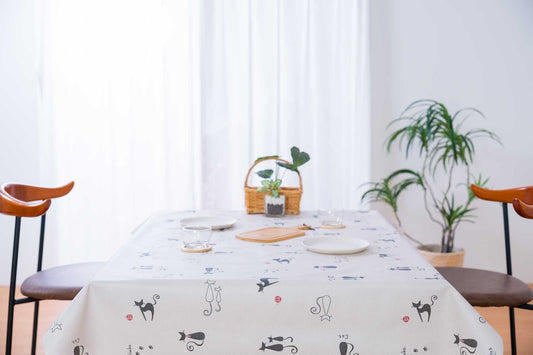 テーブルクロス クロネコ (幅 約120cm×長さ10cm単位カット商品)