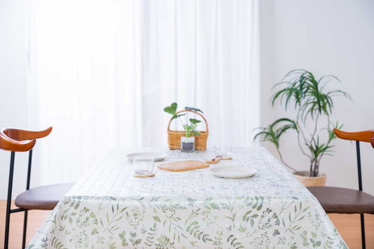 テーブルクロス リーブズ グリーン (幅 約130cm×長さ10cm単位カット商品)