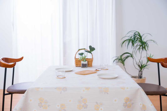 テーブルクロス 北欧テイスト フラワーパターン イエロー (幅 約130cm×長さ10cm単位カット商品)