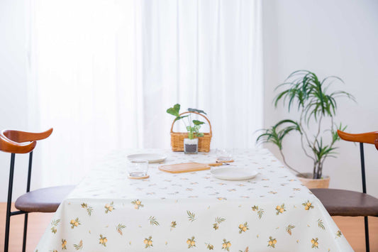 テーブルクロス 木の実 オレンジ (幅 約130cm×長さ10cm単位カット商品)