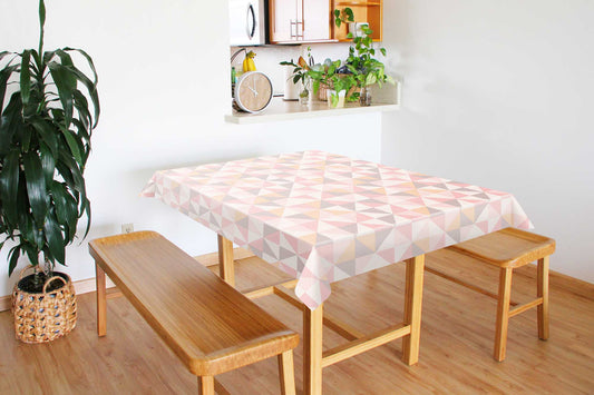 テーブルクロス 幾何学模様 ピンク (幅 約130cm×長さ10cm単位カット商品)
