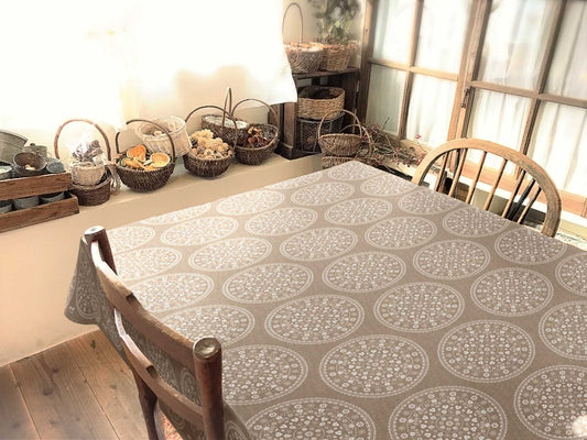 テーブルクロス ラウンドパターン ブラウン (幅 約130cm×長さ10cm単位カット商品)