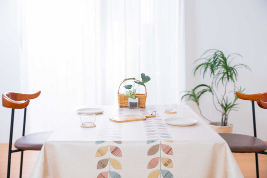 テーブルクロス エスニックヴァイン ベージュ (幅 約120cm×長さ10cm単位カット商品)