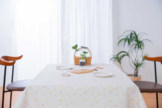 テーブルクロス シマエナガ (幅 約130cm×長さ10cm単位カット商品)