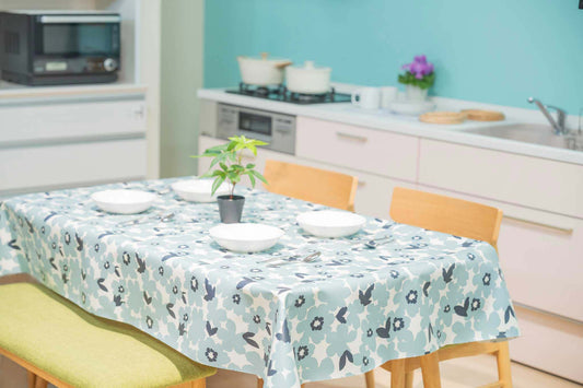 テーブルクロス リトルアメリ フラワーモチーフ(幅 約135cm×長さ10cm単位カット商品)