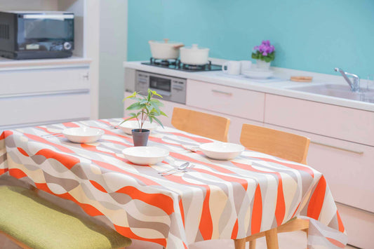 テーブルクロス ウェーブパターン オレンジ (幅 約135cm×長さ10cm単位カット商品)