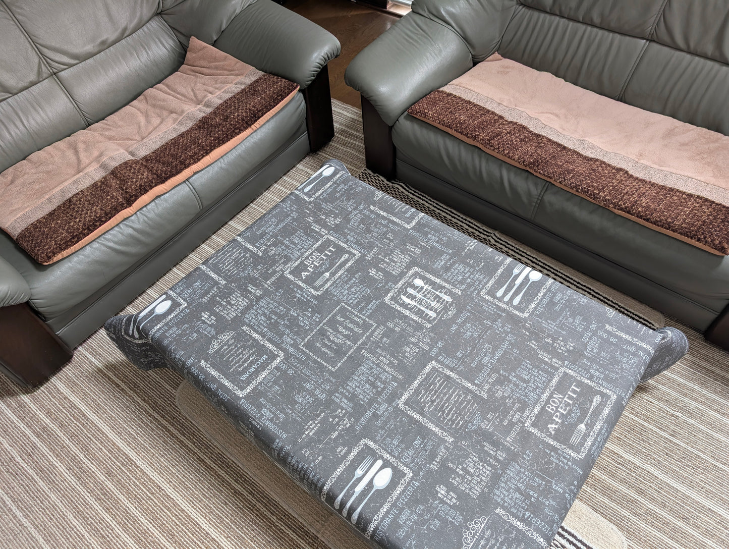 テーブルクロス シグノ （幅 約１４０ｃｍ×長さ１０ｃｍ単位カット商品）