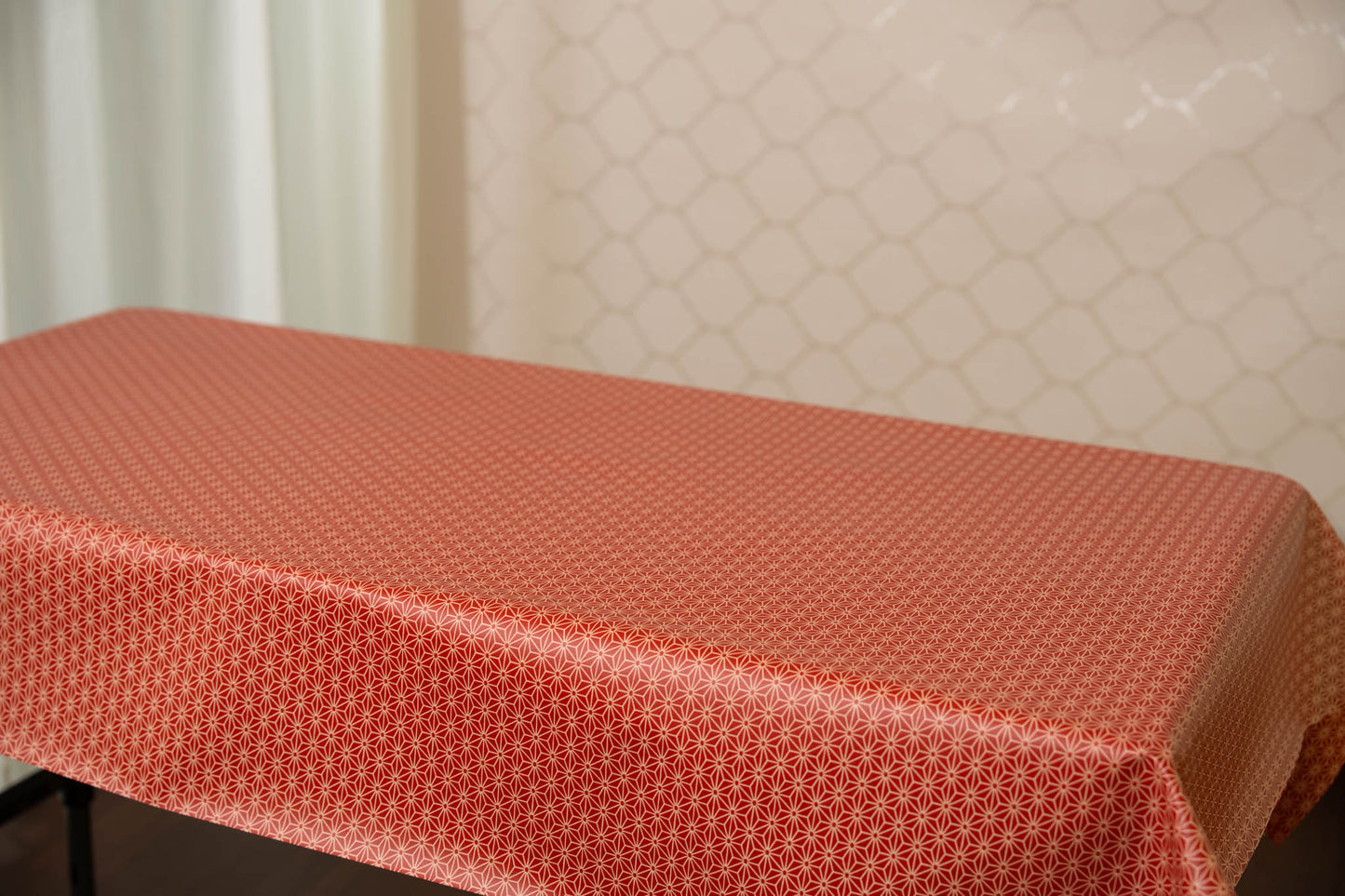 テーブルクロス 和柄 麻の葉模様 レッド・えんじ系 （幅 約１０５ｃｍ×長さ１０ｃｍ単位カット商品）